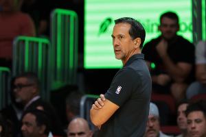 不一样了！热火赛季至今经历关键时刻的比赛5胜2负 上季14胜28负